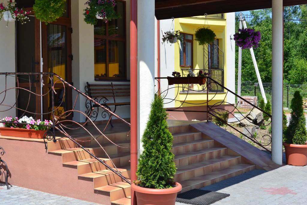Hotel Restaurant Vizit Truskavets Exterior foto